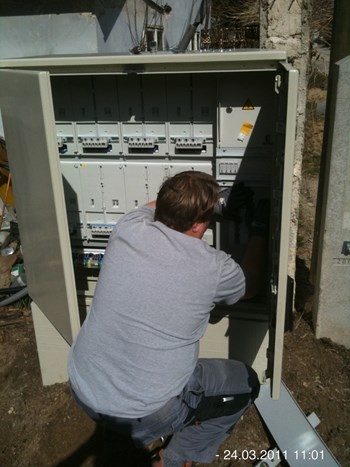 Elektro Zuleitung für mehrere Haushalte