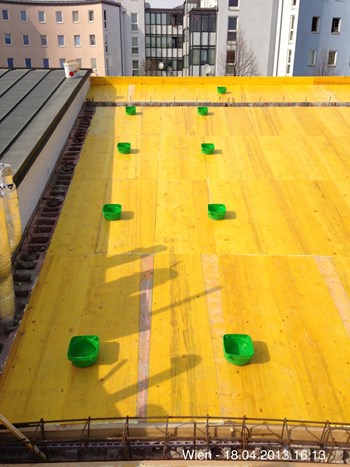 Vorbereitung für Dach-Schalung (Elektrifizierung eines Kindergartens)