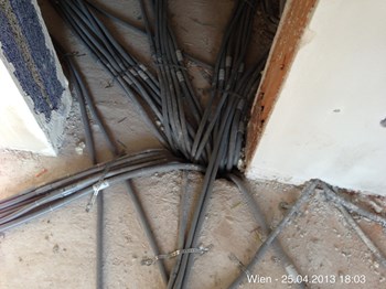 Verkabelung bei Rohbau unter dem Estrich